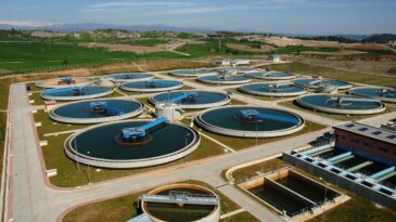 ADANA’DA MUSLUKTAN AKAN SU GÖNÜL RAHATLIĞIYLA İÇİLİYOR