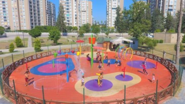 YÜREĞİR BELEDİYESİ SU OYUN PARKLARI AÇILDI