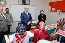 VALİ KÖŞGER, SARIHAMZALI MAHALLEMİZDE VATANDAŞLARIMIZLA BULUŞTU