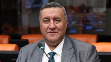 GÜRER: “ZİRAİ DON ÖDEMELERİNDE GEÇ KALINDI”