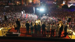 ADANA SEL OLDU, ZEYDAN KARALAR’A SAHİP ÇIKMAK İÇİN UĞUR MUMCU MEYDANI’NA AKTI