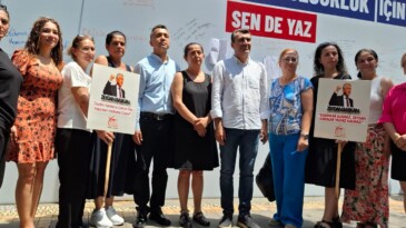 ADALET NÖBETİNİN İLK GÜNÜNDEN İTİBAREN KADINLAR ALANLARDA OLMAYA DEVAM EDİYOR