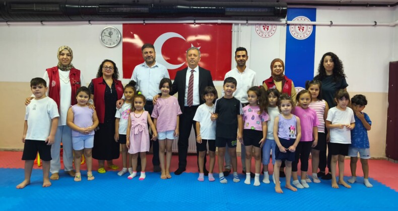 İL MÜDÜRÜ LOĞOĞLU’NDAN GSB GENÇLİK YAZ KULÜBÜ’NE ZİYARET