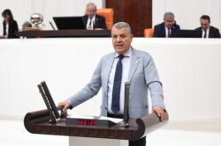 AYHAN BARUT: “OKULLAR, SORUNLAR BÜYÜYEREK AÇILIYOR”