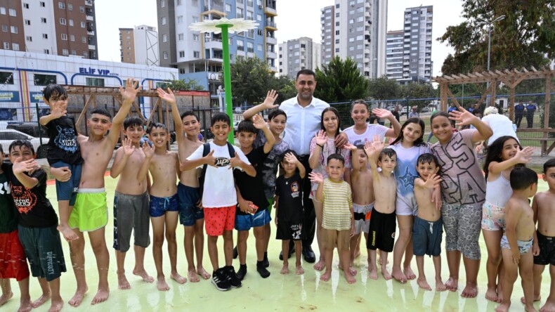 BAŞKAN EMRAH KOZAY, SU OYUN PARKI’NDA ÇOCUKLARLA BULUŞTU