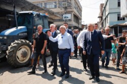 VALİ KÖŞGER YÜREĞİR’DE ESNAF VE VATANDAŞLARLA BULUŞTU