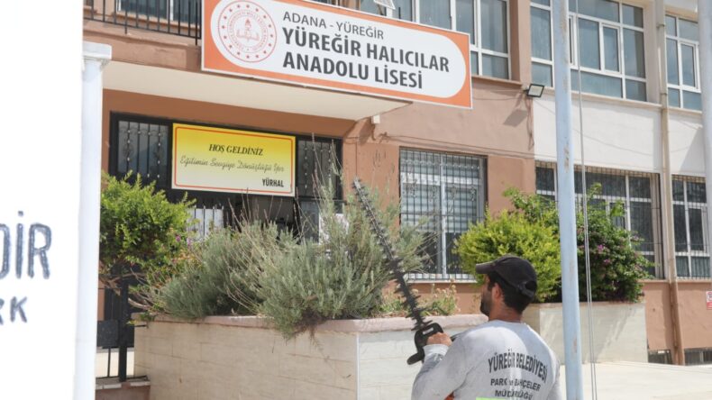 YÜREĞİR’DE OKULLAR YENİ DÖNEME HAZIRLANIYOR