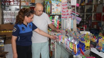 YÜREĞİR BELEDİYESİ ZABITA EKİPLERİNDEN KIRTASİYE DENETİMİ