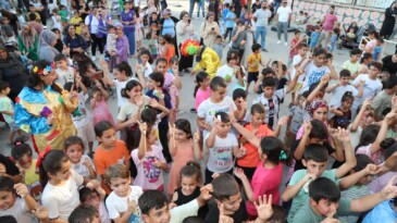 YÜREĞİR BELEDİYESİ ÇOCUK ŞENLİKLERİ BAŞLADI