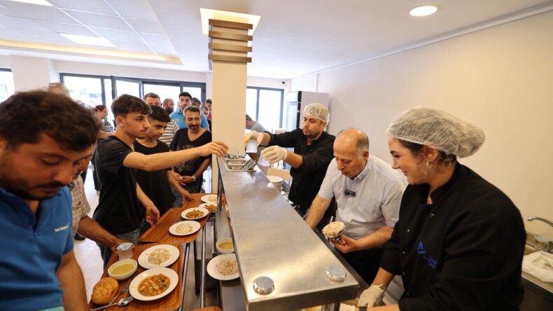 YÜREĞİR’DE 2 KENT LOKANTASI HİZMETE BAŞLADI