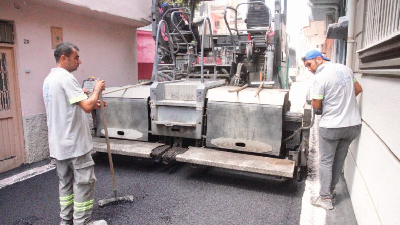 SEYHAN’DA ASFALT ÇALIŞMALARI HIZ KESMEDEN DEVAM EDİYOR