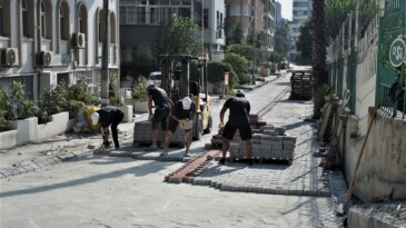 SEYHAN’DA YOLLAR YENİLENİYOR!