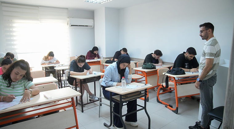 SEYHAN BELEDİYESİ DESTEKLİ 31 GENÇ ÜNİVERSİTELİ OLDU