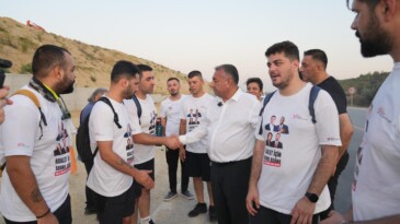 GÜNGÖR GEÇER’DEN ÖZGÜRLÜK YÜRÜYÜŞÜ’NDEKİ GENÇLERE DESTEK