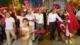 ZAFER COŞKUSU, TÜM YUMURTALIK’I SARDI