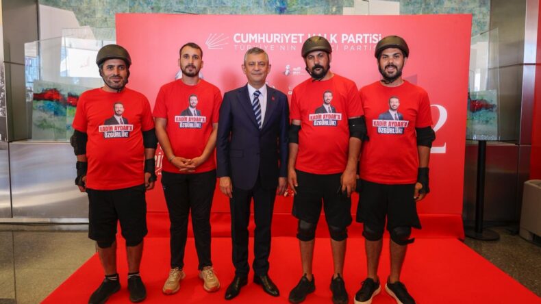 “ÖZGÜRLÜK PEDALLARI” CHP GENEL MERKEZ’DE