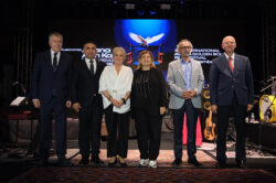 ALTIN KOZA, ORHAN KEMAL EMEK ÖDÜLLERİ TÖRENİ VE CEYLAN ERTEM KONSERİ İLE BAŞLADI