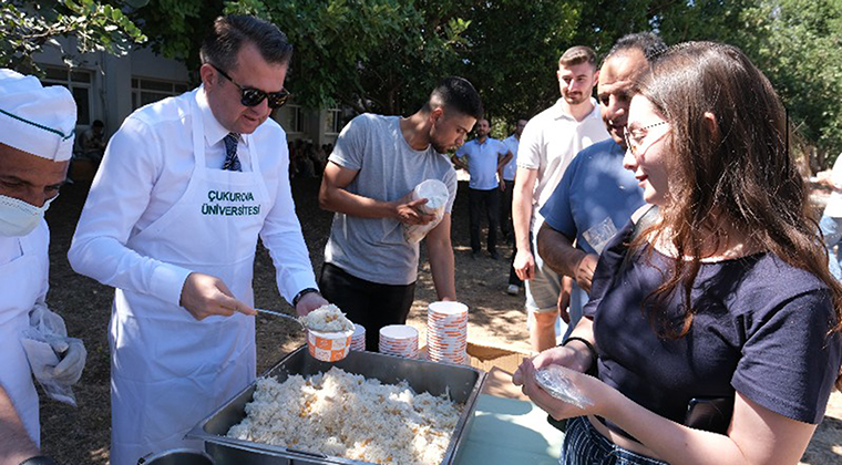 ÜNİVERSİTE, PİLAV GÜNÜYLE ÖNE ÇIKTI