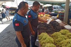 YUMURTALIK’TA PAZAR YERİNE DENETİM VE DÜZENLEME GETİRİLDİ