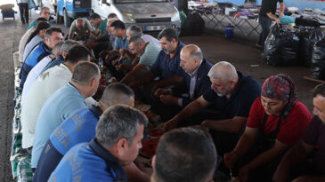 BAŞKAN DEMİRÇALI PAZARCI ESNAFIYLA KAHVALTIDA BULUŞTU