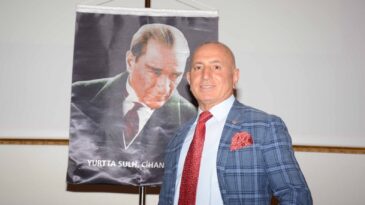 HÜSEYİN KIŞ: CUMHURİYETİN IŞIĞIYLA AYDINLANIYORUZ