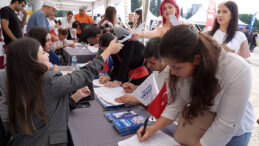 BAŞKAN EMRAH KOZAY BİR İLKİ GERÇEKLEŞTİRDİ-İŞ ARAYANLAR VE İŞVERENLER ÇUKUROVA’DA BULUŞTU