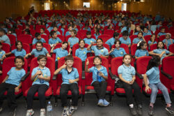 MERSİN ŞEHİR TİYATROSU, ÇOCUKLAR İÇİN PERDELERİNİ AÇTI…