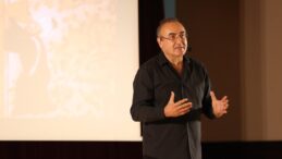 SUNAY AKIN ADANALILARLA BULUŞTU