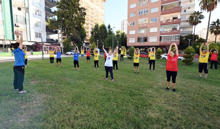 BÜYÜKŞEHİR’DEN EMEKLİ EVİ ÜYELERİ’NE SABAH SPORU