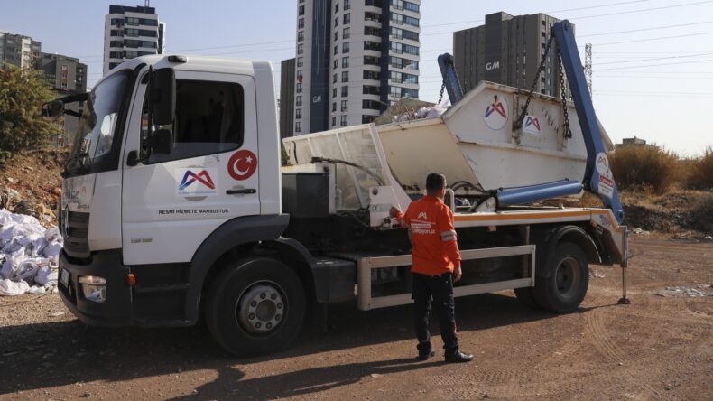 MERSİN’DE HAFRİYAT TAŞIMA SÜRECİ BÜYÜKŞEHİR’İN DENETİMİ ALTINDA…