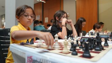 ÇUKUROVA’DA 10 KASIM ATATÜRK’Ü ANMA SATRANÇ TURNUVASI DÜZENLENDİ