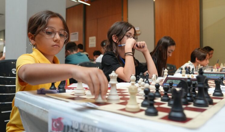 ÇUKUROVA’DA 10 KASIM ATATÜRK’Ü ANMA SATRANÇ TURNUVASI DÜZENLENDİ