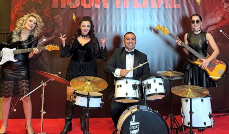 ERAL OKULLARI 24 KASIM’I ROCK’N ROLL ENERJİSİYLE KARŞILADI