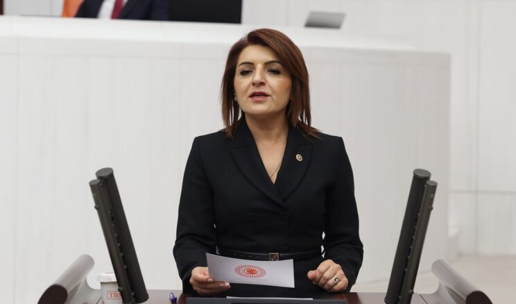 “TÜRKİYE’NİN AYDINLIK GELECEĞİNİ KURACAK OLANLAR ÖĞRETMENLERİMİZDİR”