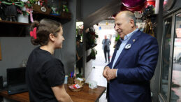 BAŞKAN ALİ DEMİRÇALI, KOZAN YOLUNDA 3 ESNAFLA BULUŞTU