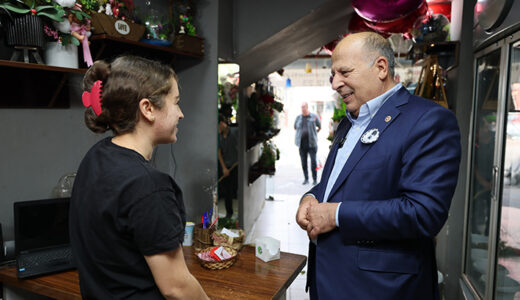 BAŞKAN ALİ DEMİRÇALI, KOZAN YOLUNDA 3 ESNAFLA BULUŞTU