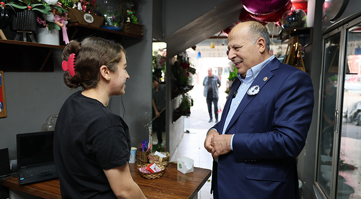 BAŞKAN ALİ DEMİRÇALI, KOZAN YOLUNDA 3 ESNAFLA BULUŞTU