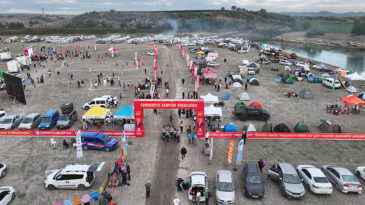 ÇUKUROVA BELEDİYESİ CUMHURİYET KAMPI’YLA FARK YARATTI