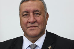 ÖMER FETHİ GÜRER: “EN DÜŞÜK EMEKLİ MAAŞI 35 BİN TL OLMALIDIR”