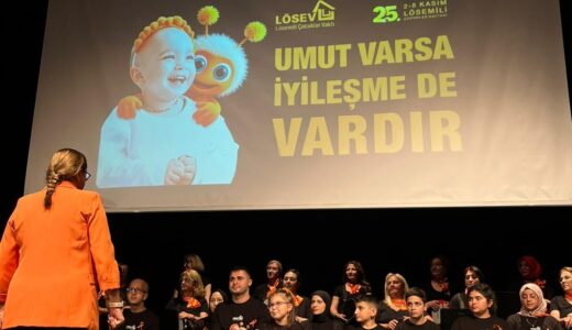 LÖSEV’İN İYİLEŞEN GENÇLERİNDEN UMUT DOLU SERGİ: ÇİÇEKLERİN ŞARKISI