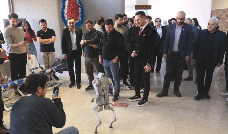 YAPAY ZEKA TEMELLERİ VE İNŞAAT SEKTÖRÜNDE PRATİK UYGULAMALARI SUNULDU