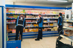 YUMURTALIK’TA MARKETLER DENETLENİYOR, MAHALLE MEZARLIKLARI DÜZENLENİYOR