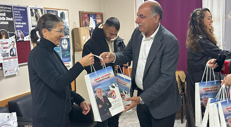 BAŞKAN ERDİNÇ ALTIOK, ÖĞRETMENLERİ OKULLARINDA TEK TEK ZİYARET ETTİ