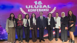 ADANALI ÖĞRETMENLERDEN ULUSAL GURUR