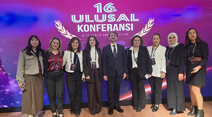 ADANALI ÖĞRETMENLERDEN ULUSAL GURUR