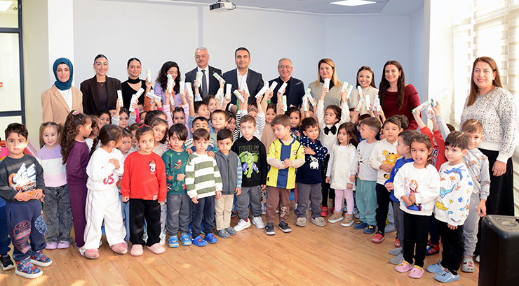 ÇOCUKLAR KÜÇÜK YAŞTA DİŞ ÇÜRÜĞÜ İLE TANIŞMASIN!