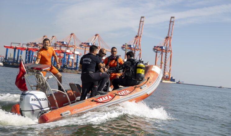 MERSİN BÜYÜKŞEHİR BELEDİYESİ ARAMA KURTARMA EKİPLERİ KESİNTİSİZ GÖREVDE