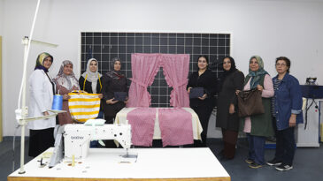 ÖZEL BİREY ANNELERİ BÜYÜKŞEHİR İLE HEM SOSYALLEŞİYOR HEM EL İŞİ ÖĞRENİYOR