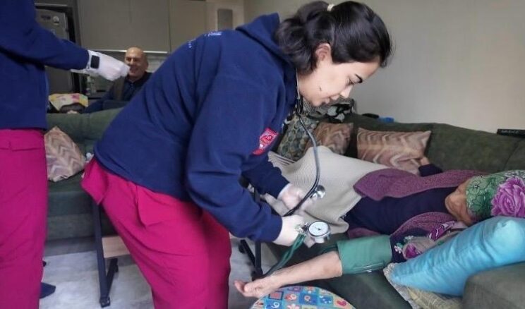 “SARIÇAM’DA SAĞLIK, EVLERİN KAPISINDA”