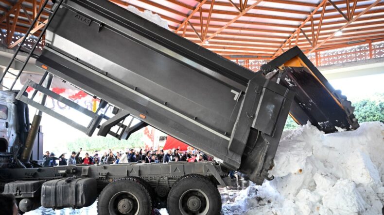 KOZAY, ÇOCUKLAR İÇİN TOROSLARDAN KAR GETİRTTİ